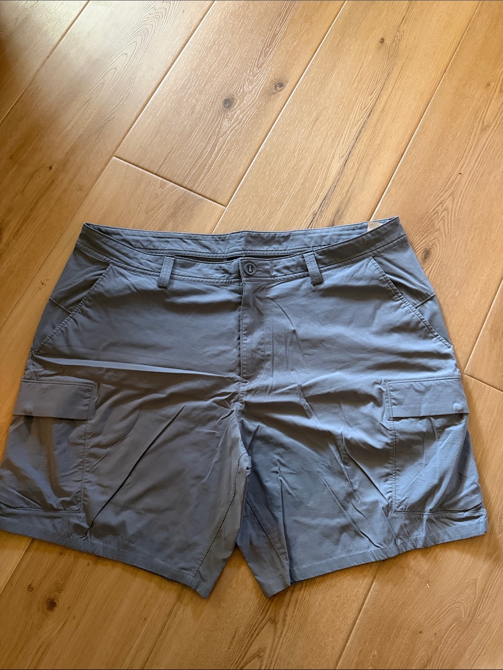Men's Cargo Shorts in Charcoal Gray
